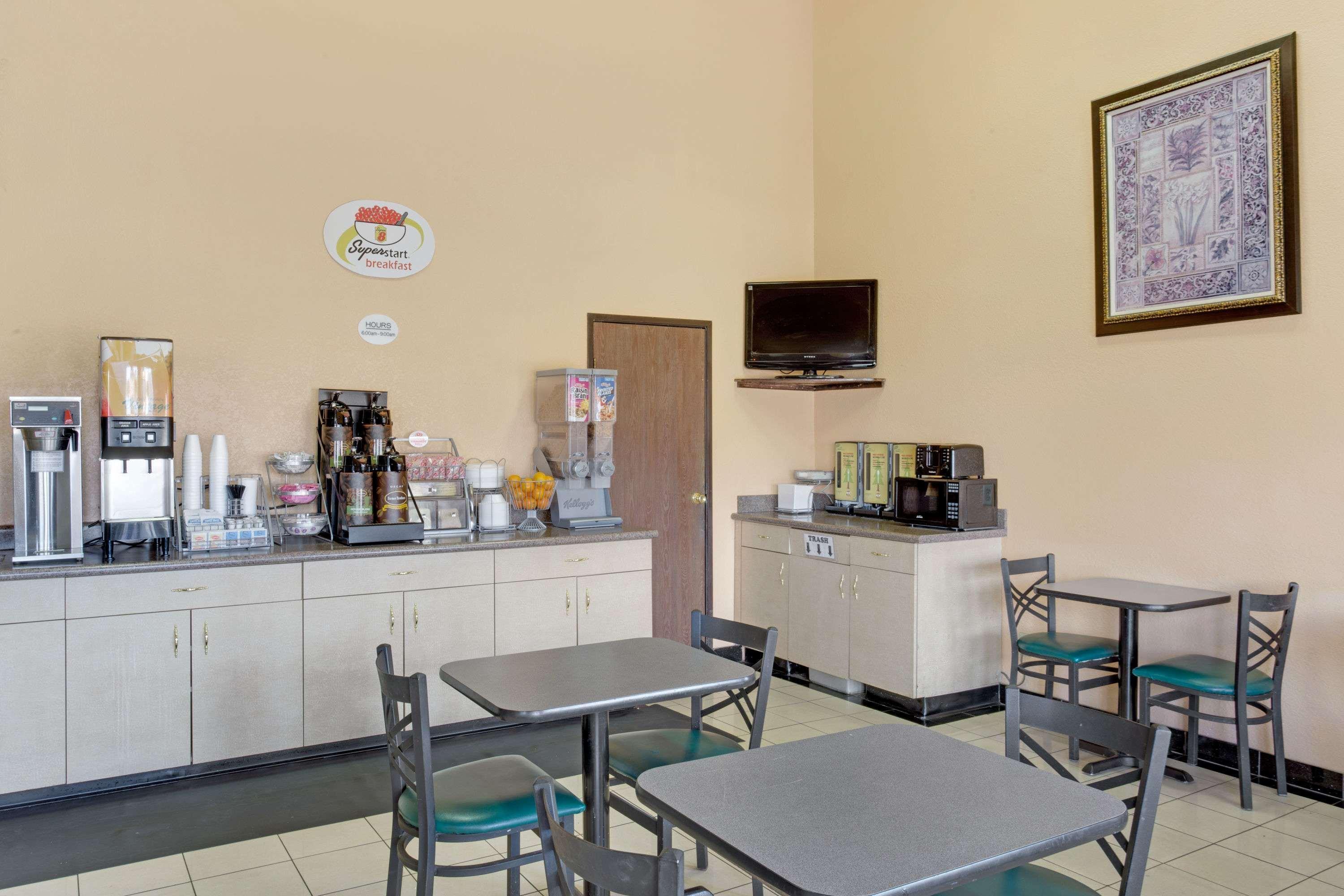 Super 8 By Wyndham Tucson Downtown Convention Center Hotel Екстериор снимка