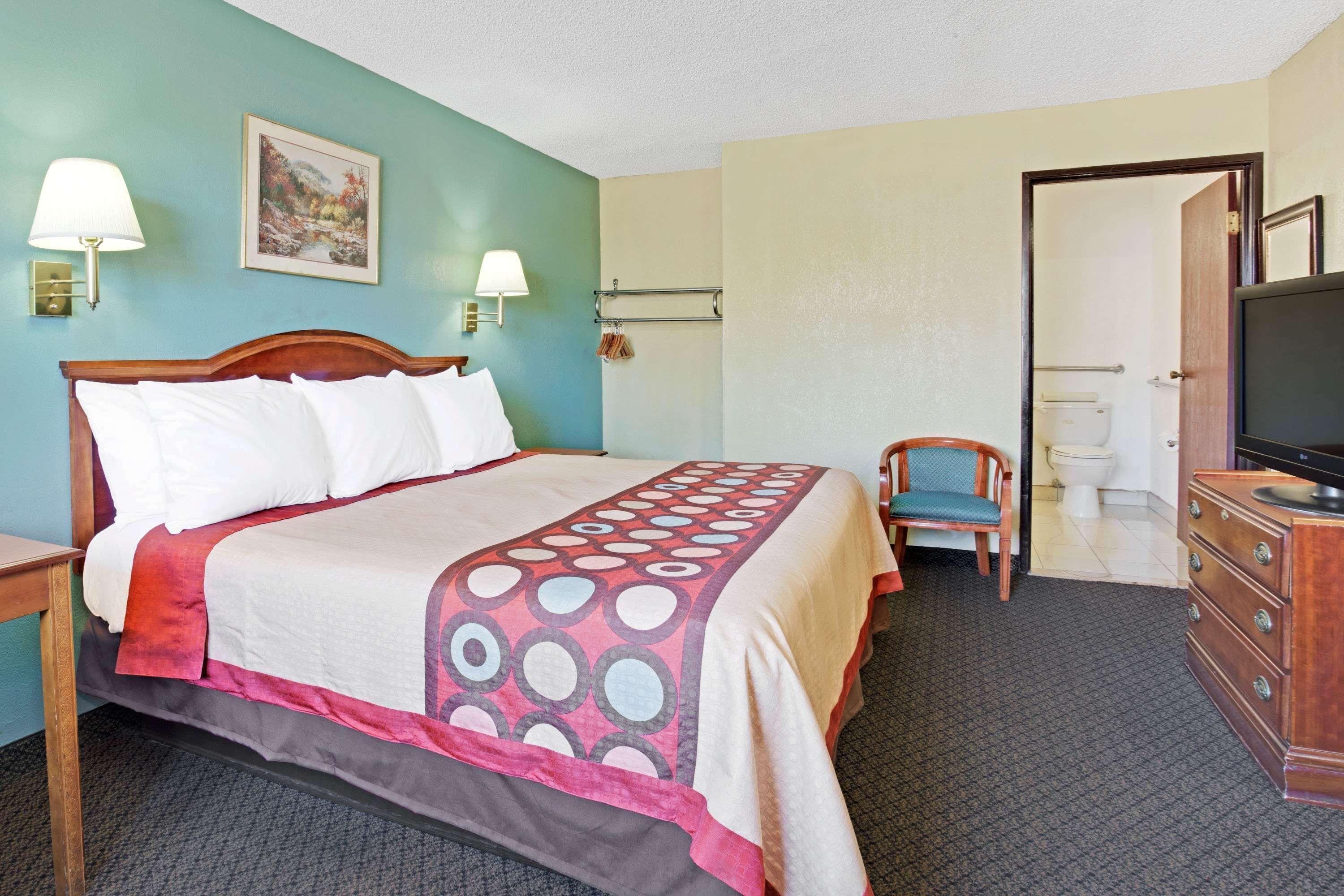 Super 8 By Wyndham Tucson Downtown Convention Center Hotel Екстериор снимка