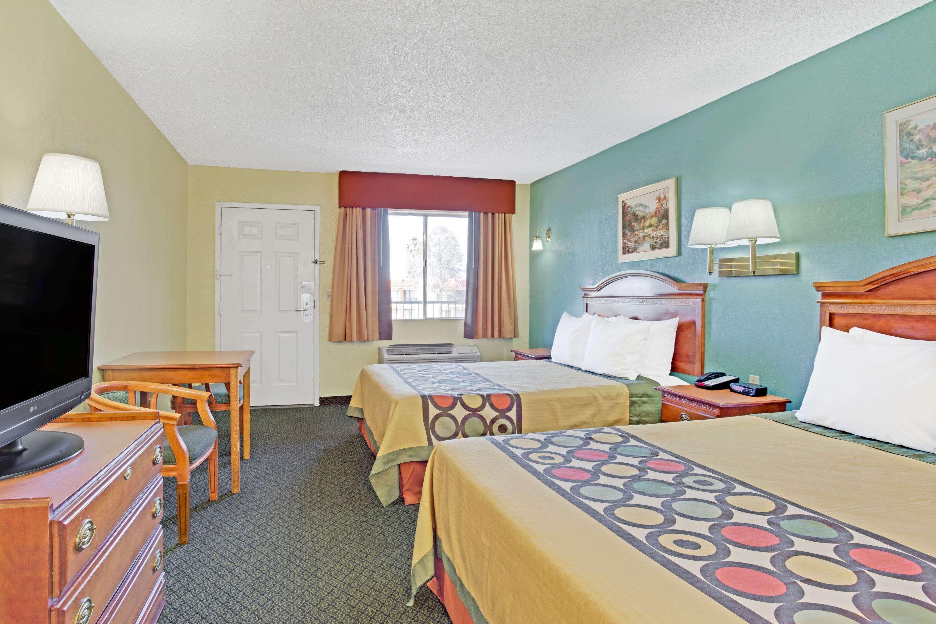 Super 8 By Wyndham Tucson Downtown Convention Center Hotel Екстериор снимка