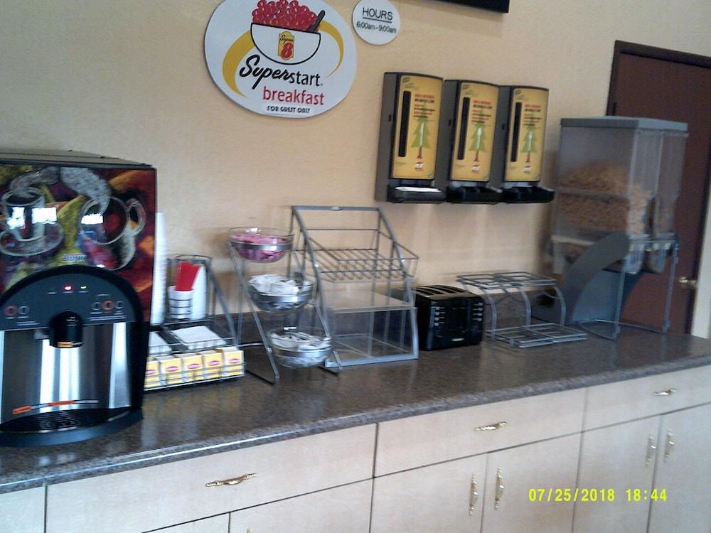 Super 8 By Wyndham Tucson Downtown Convention Center Hotel Екстериор снимка