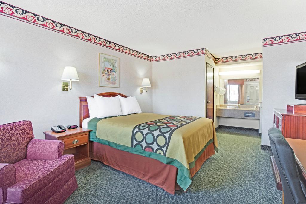 Super 8 By Wyndham Tucson Downtown Convention Center Hotel Екстериор снимка